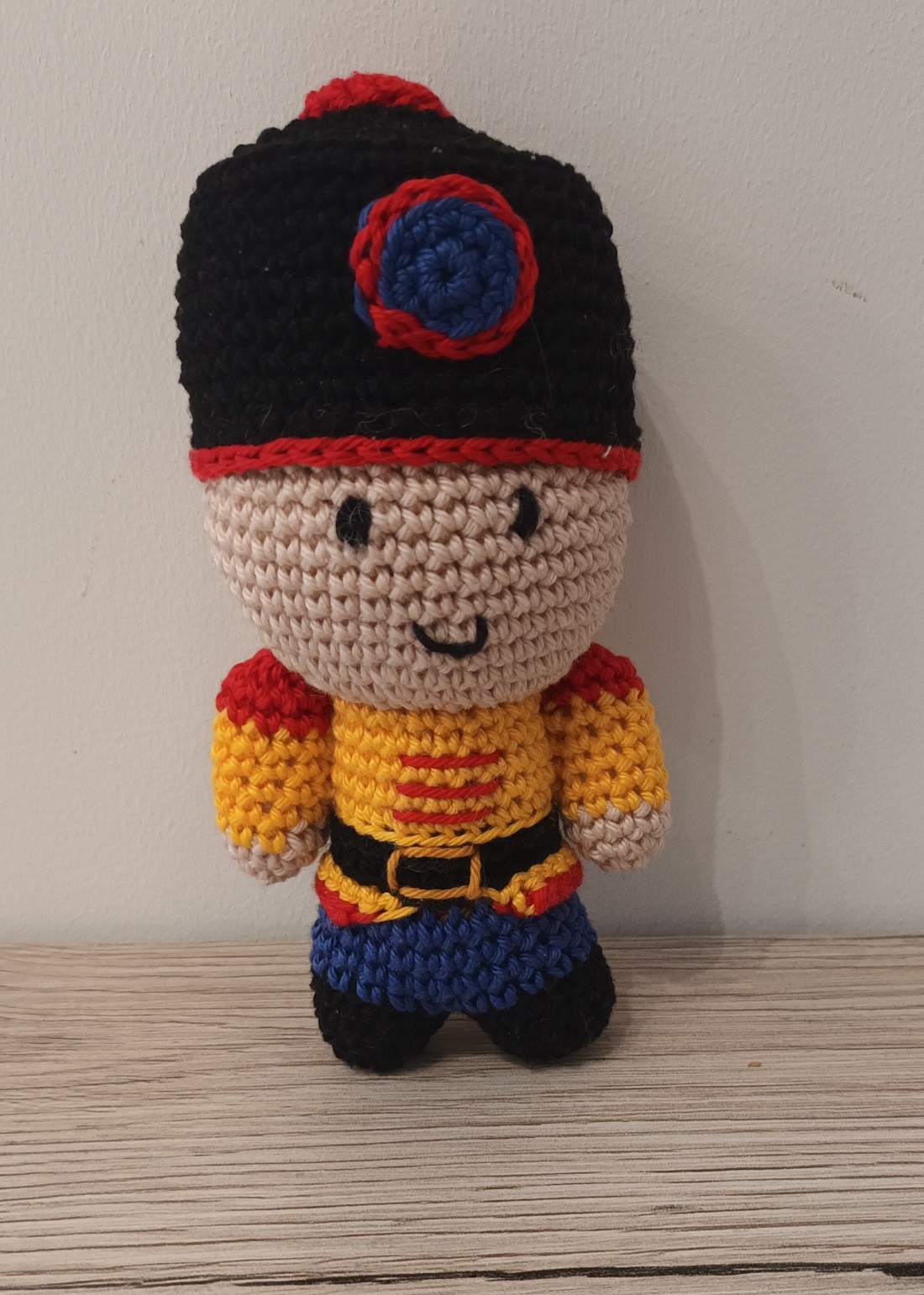 Spărgătorul de nuci croșetat - crăciun - decorațiuni de crăciun de casă - spiriduși de crăciun - Artynos.ro