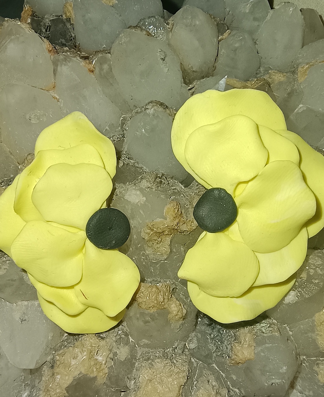 Flori mari galbene - bijuterii - cercei - cercei din rășină - Artynos.ro