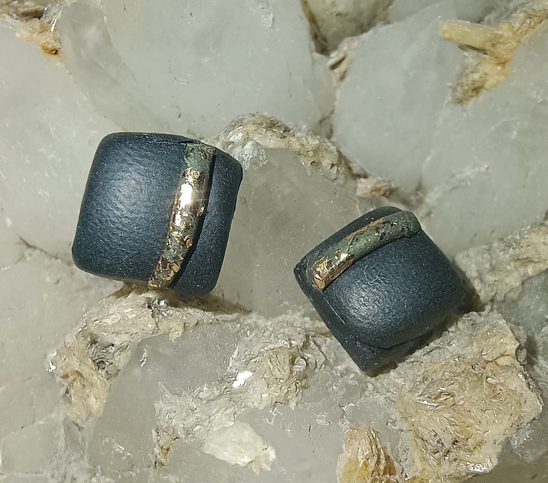 Just black - bijuterii - cercei - cercei din rășină - Artynos.ro