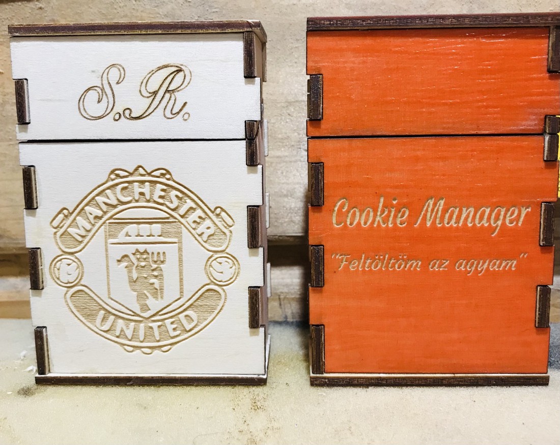 Cutie cadou cu suport pentru țigări - genți și portofele - portofele, huse, suporturi - Artynos.ro