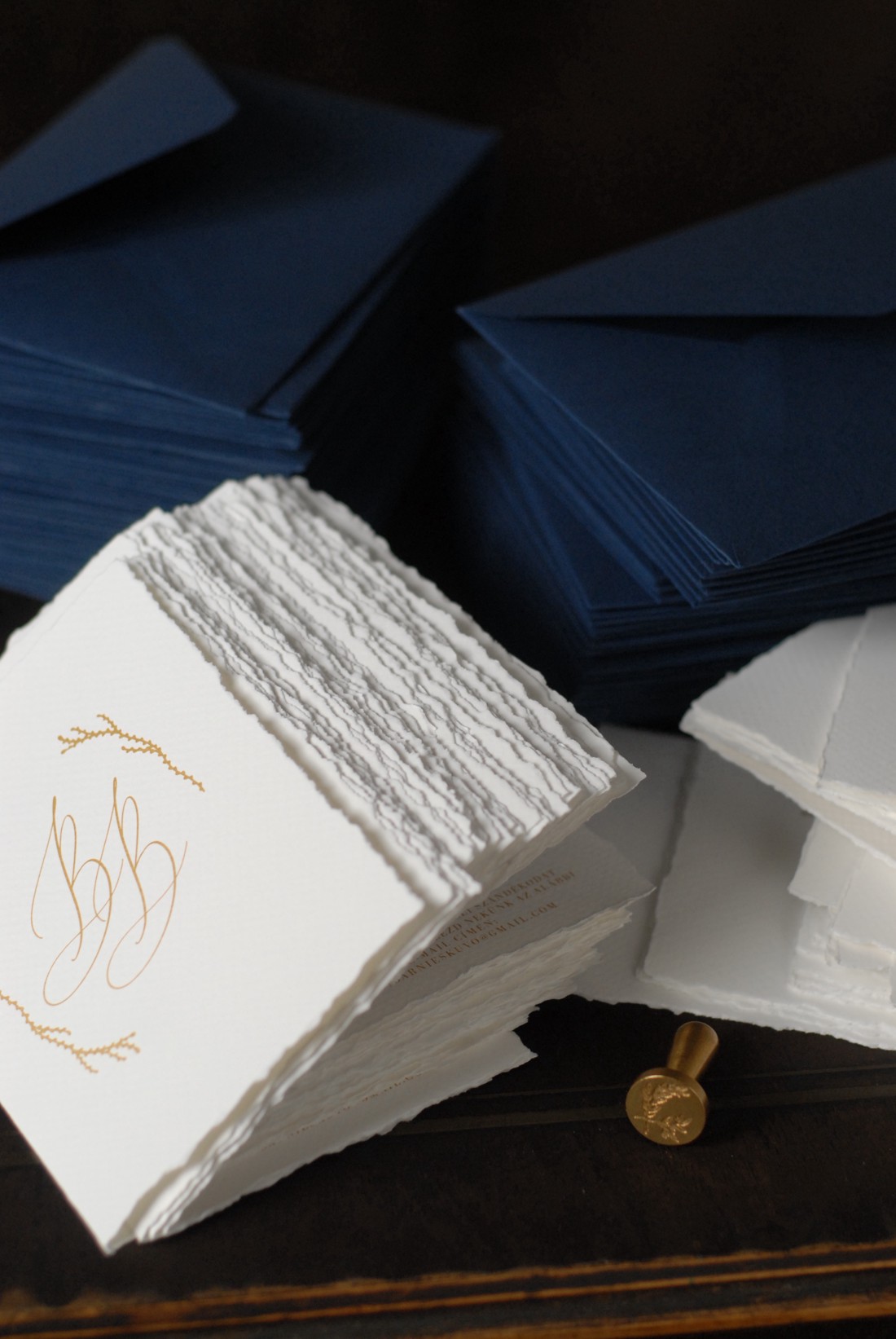Invitație de nuntă tipărită design by you - Invitație pliată A6 - - Artynos.ro Invitație de nuntă tipărită design by you - Invitație pliată A6 - - Artynos.ro