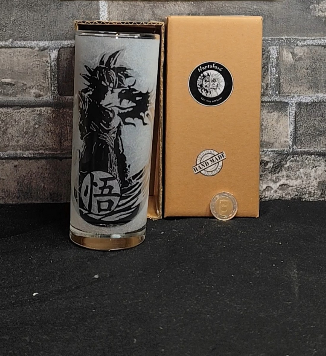 Son Goku și dragonul � Pahar de sticlă gravat manual  -  - Artynos.ro