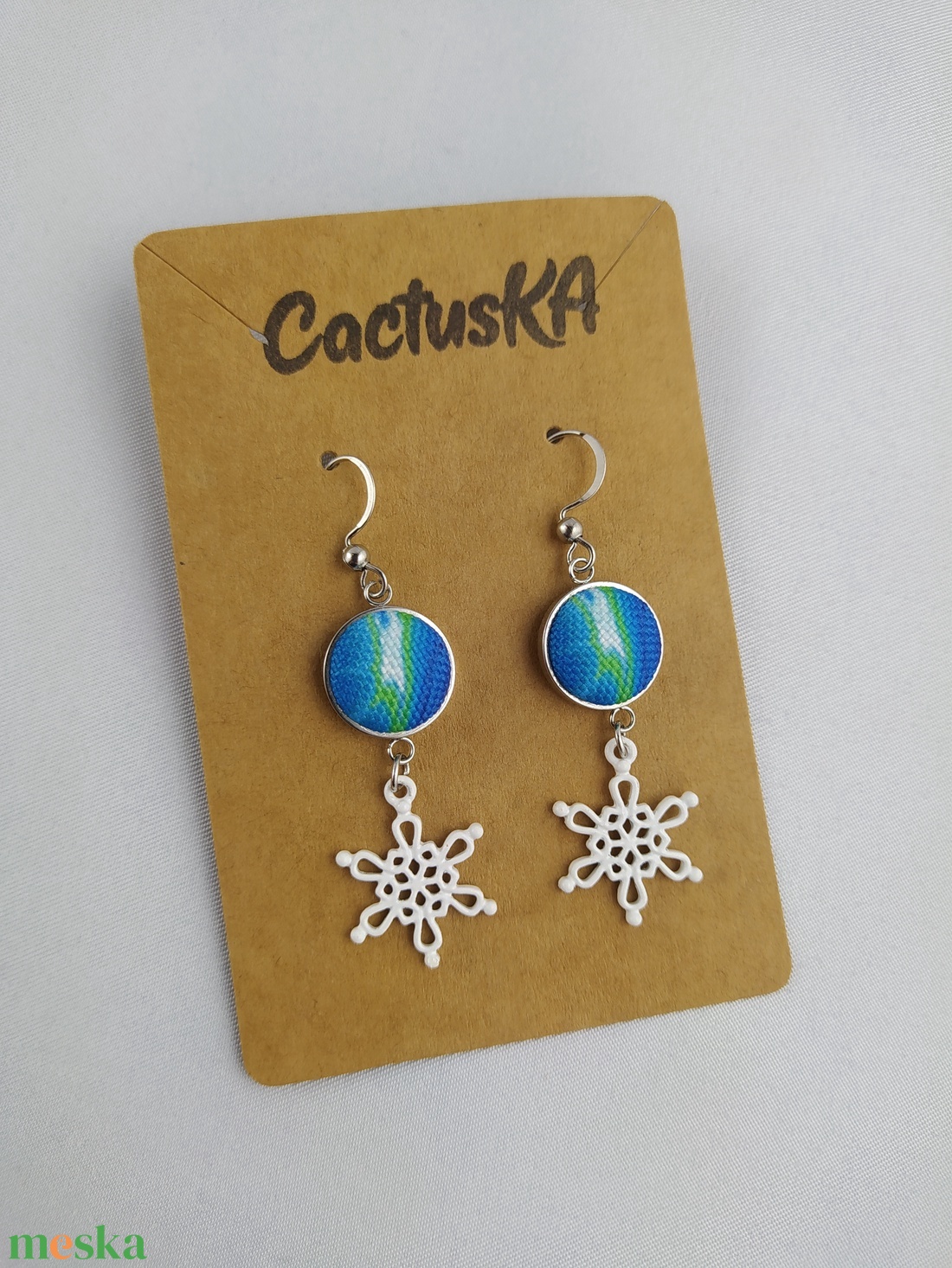 Cercei suspendați cu fulgi de zăpadă - bijuterii - cercei - cercei lungi - Artynos.ro