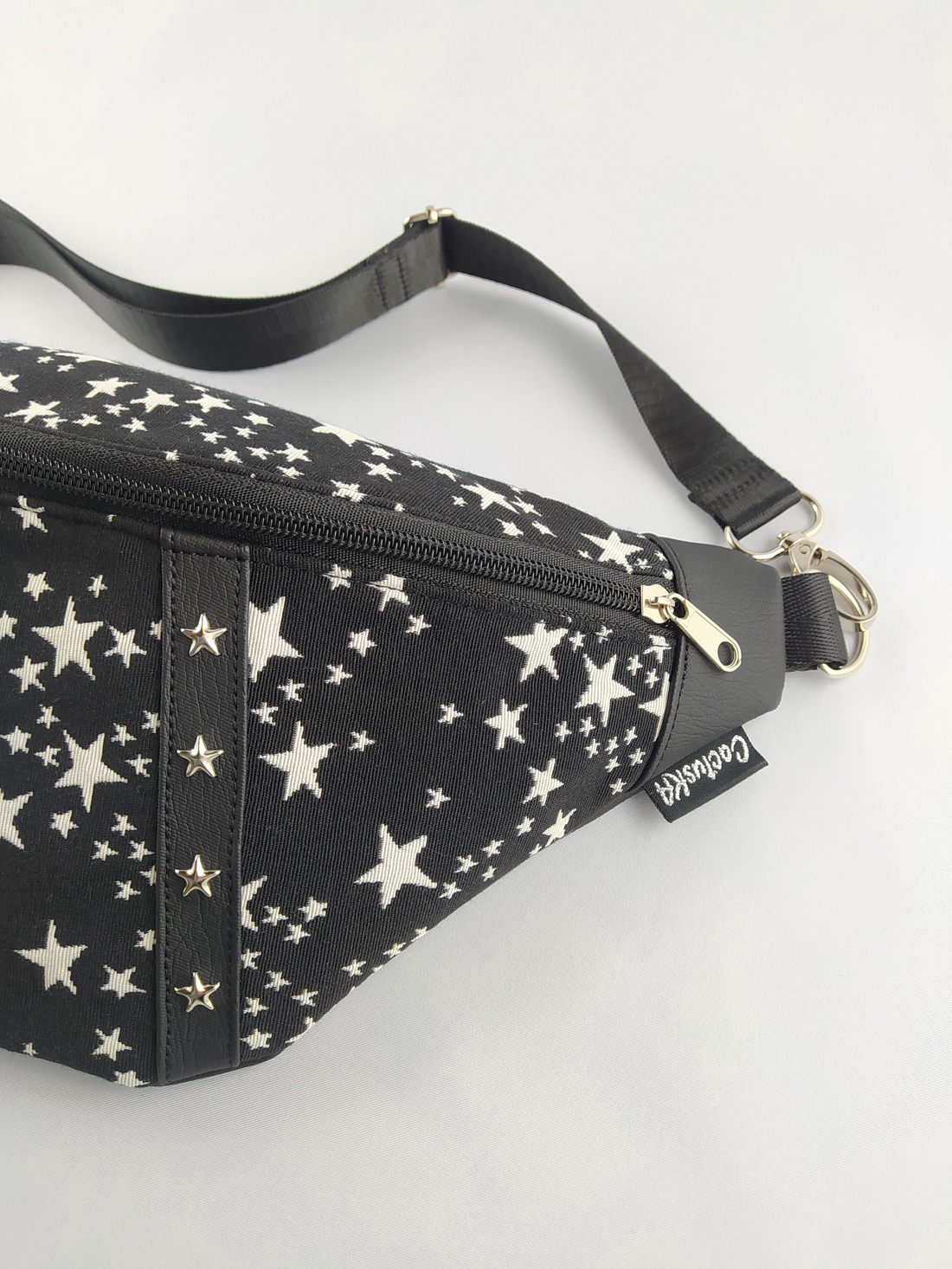 Geantă tip centură / crossbody -  stele negre - genți și portofele - genți de mână și umăr - geantă crossbody - Artynos.ro