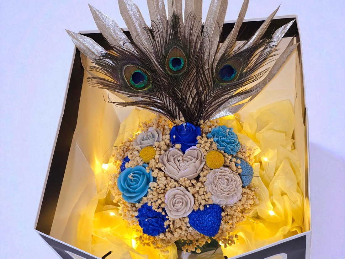 Aranjament Floral din ceara de soia - Paunul Regal - casă & stil de viață - lumânări, parfumuri, arome - lumânare - lumânări artizanale - Artynos.ro