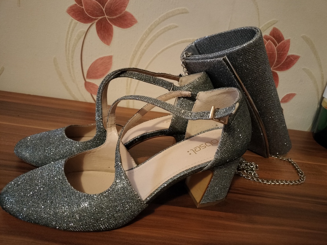 Set pantofi și poșeta de seara - îmbrăcăminte și modă - pantofi, papuci, șosete - sandale - Artynos.ro