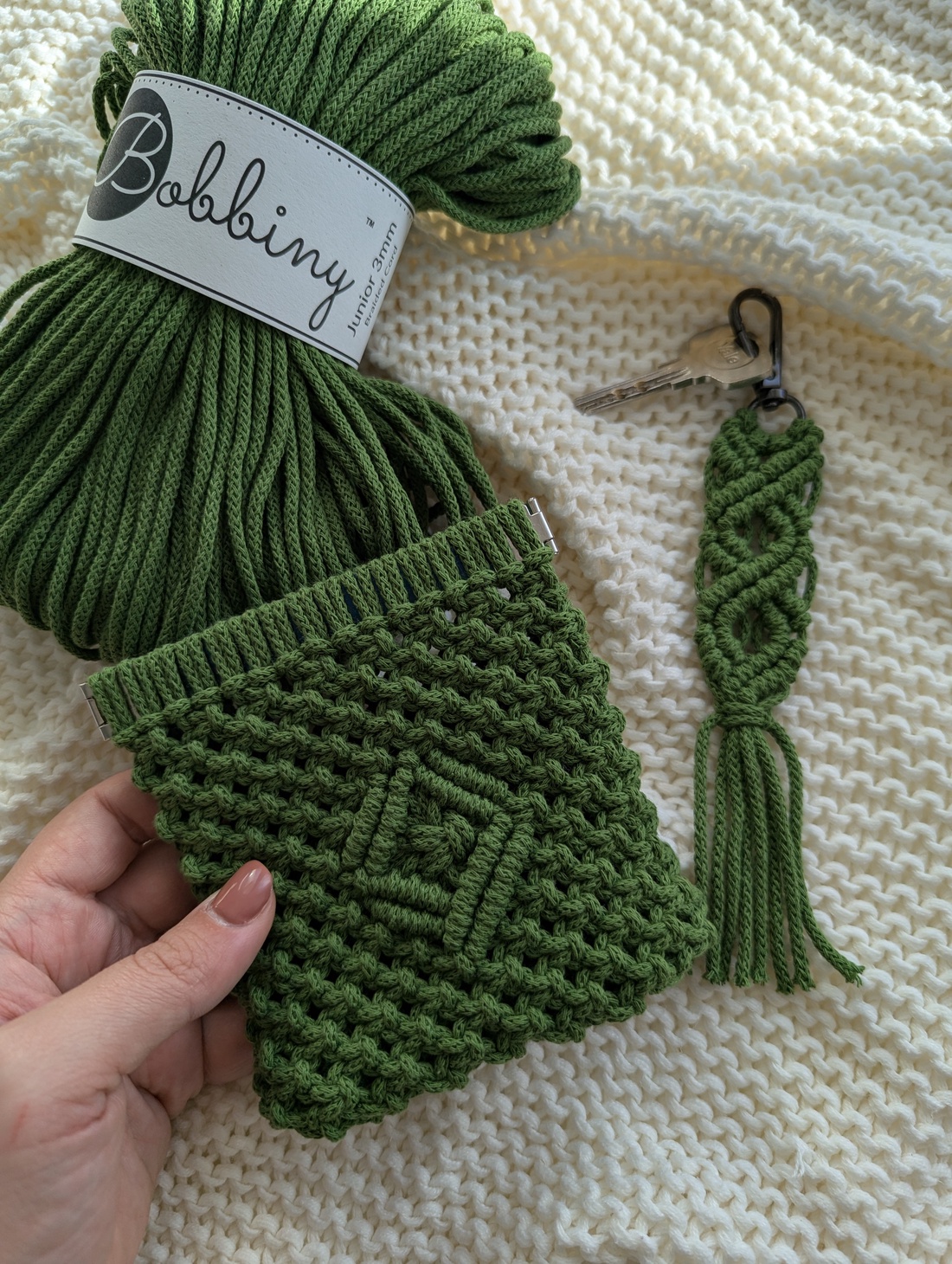Set Breloc și Portofel Moss Green - accessorii și unelte - accesorii decorative - alte accesorii - Artynos.ro Set Breloc și Portofel Moss Green - accessorii și unelte - accesorii decorative - alte accesorii - Artynos.ro