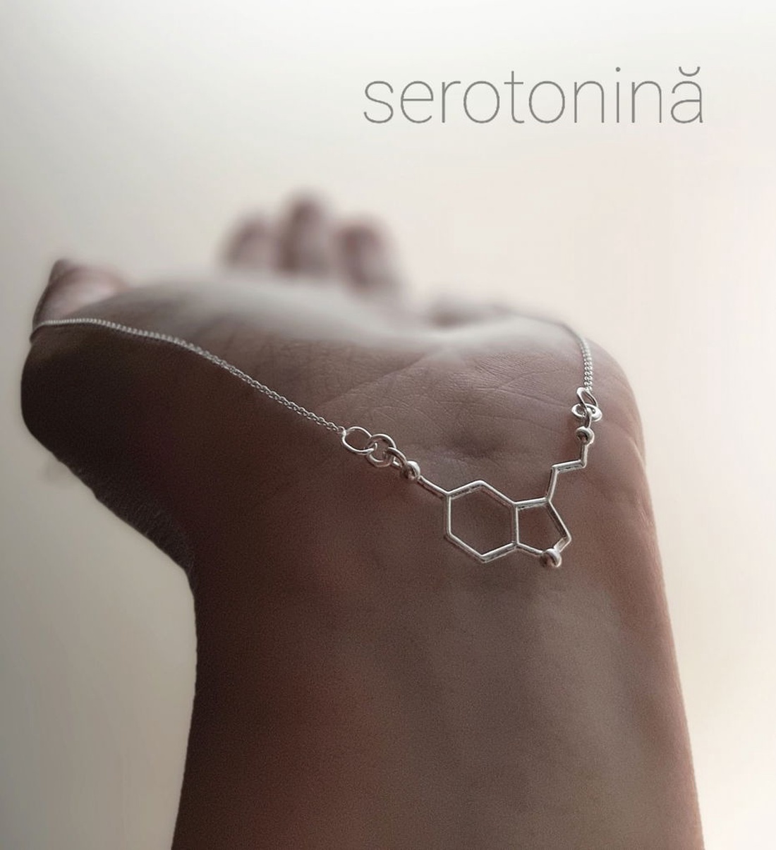 Cercei din argint 92.5 cu formula moleculară SEROTONINA  - bijuterii - cercei - clipsuri - Artynos.ro