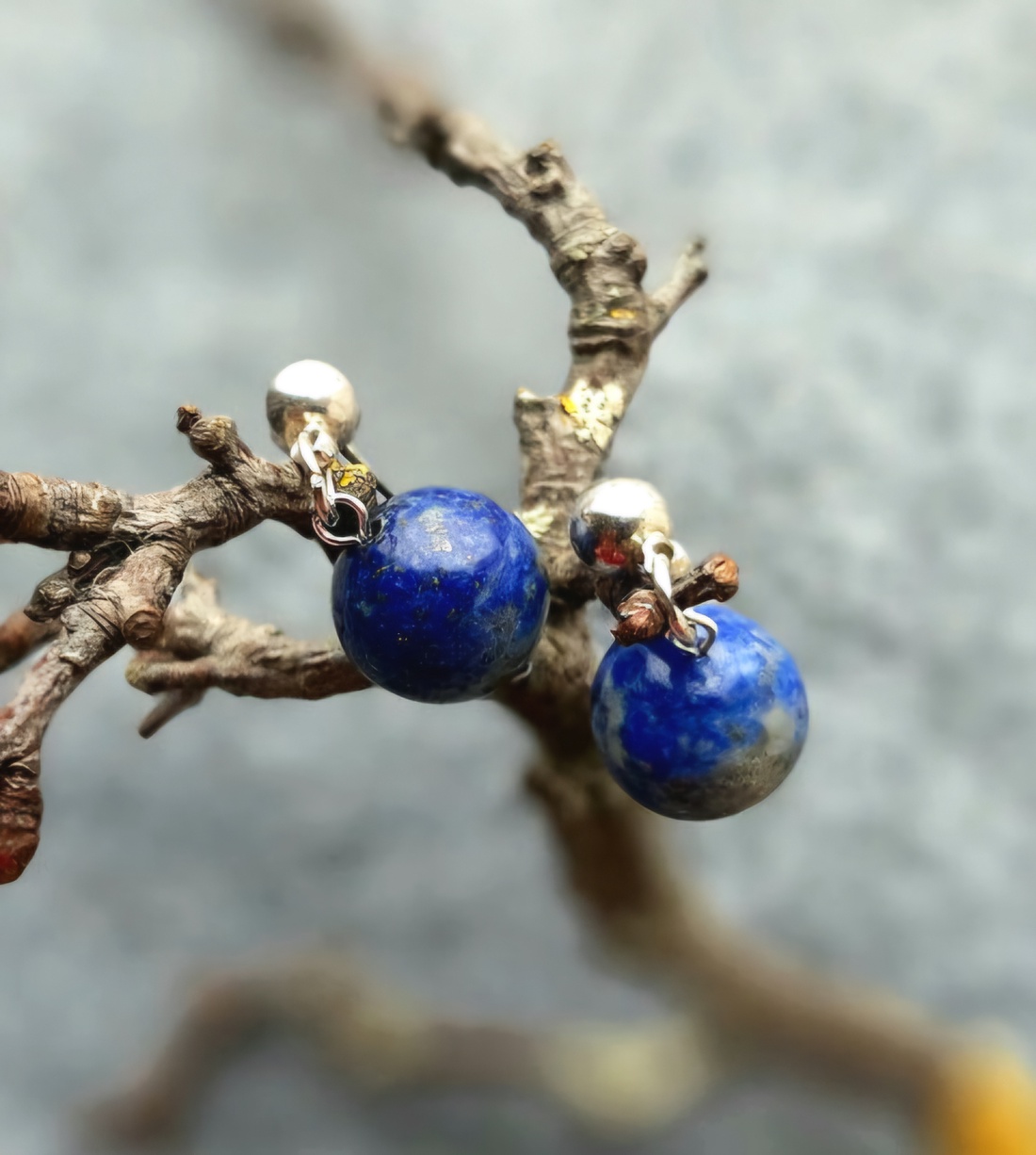 REZERVAT Cercei argintați din Lapis Lazuli  - bijuterii - cercei - cercei drop - Artynos.ro