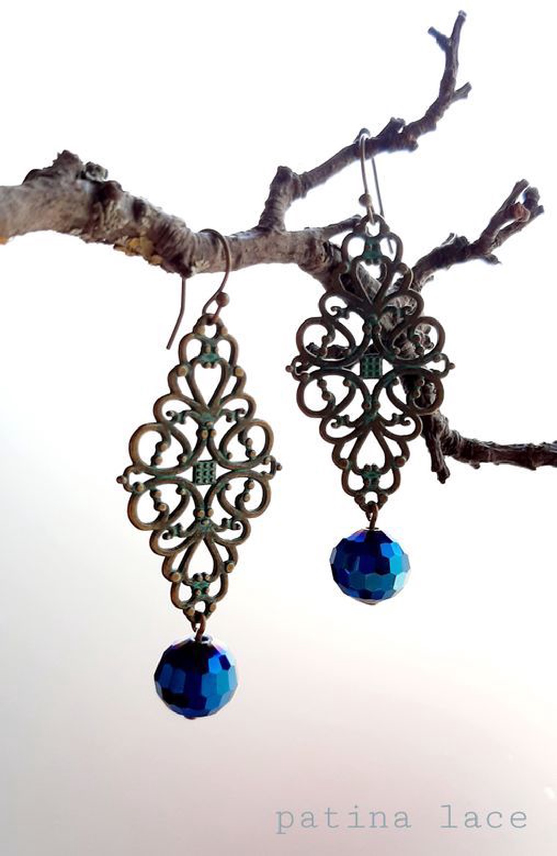 Cercei lungi dantelați PATINA LACE - bijuterii - cercei - cercei lungi - Artynos.ro Cercei lungi dantelați PATINA LACE - bijuterii - cercei - cercei lungi - Artynos.ro