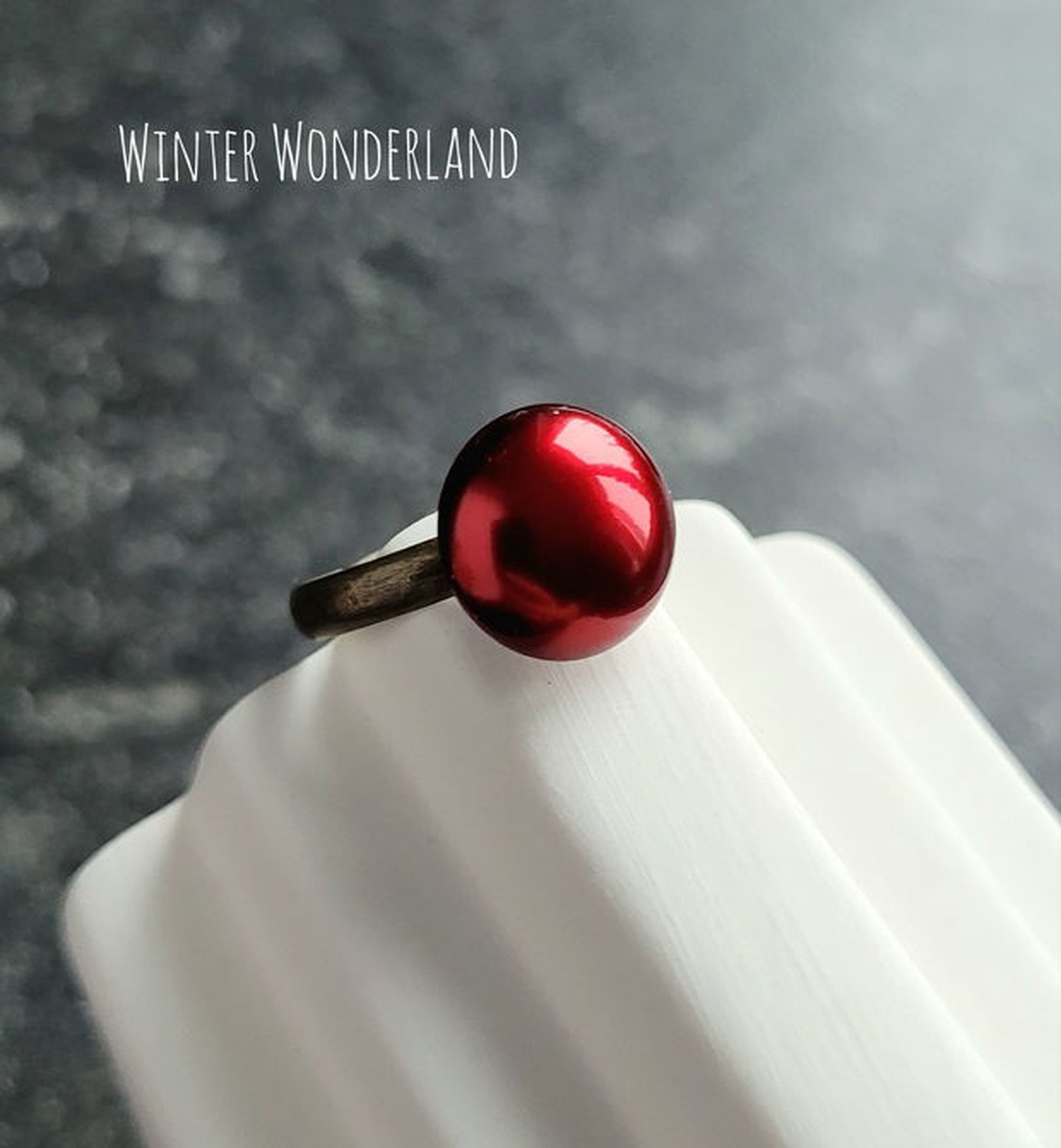 Inel reglabil cu perlă roșie mare - bijuterii - inele - inele cu perle - Artynos.ro