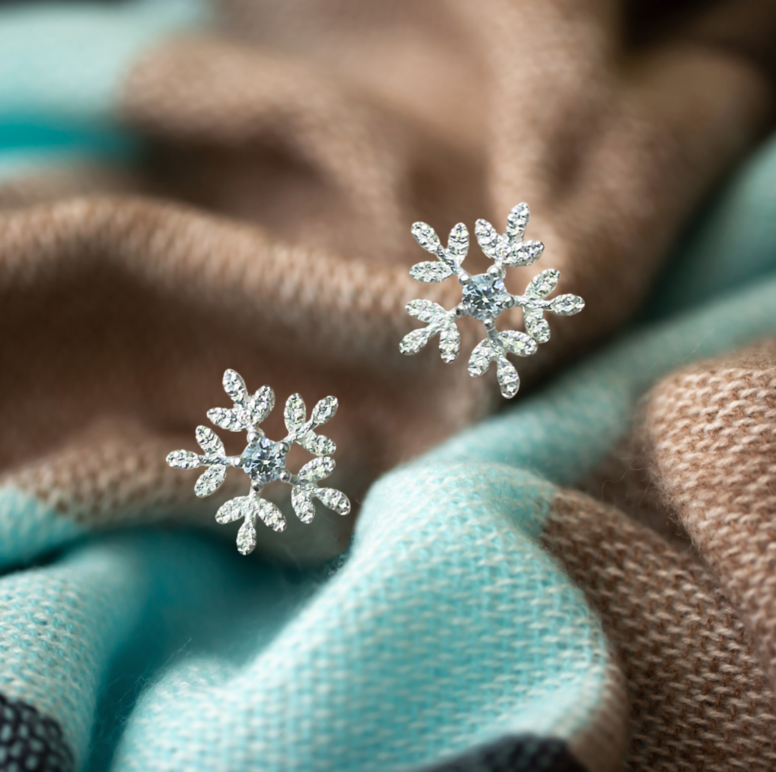 Cercei argintați 92.5 cu Fulgi de zăpadă  - bijuterii - cercei - cercei din argint - Artynos.ro