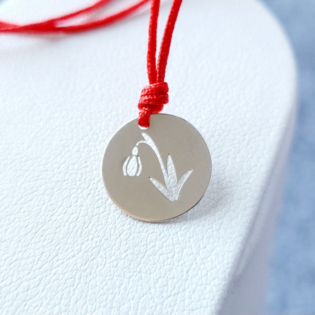 Mărțișor Colier cu șnur și Ghiocel - bijuterii - mărțișor - Artynos.ro