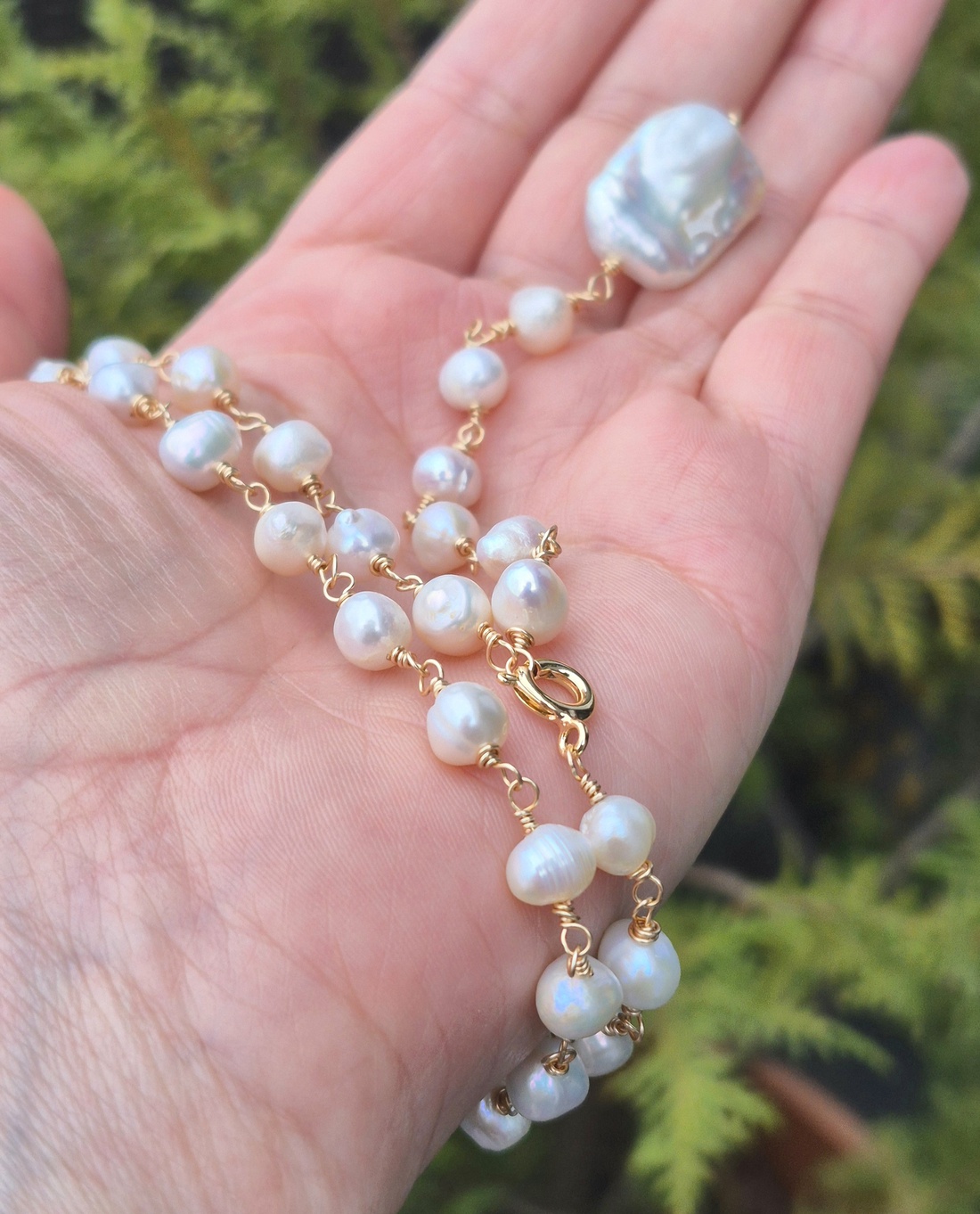 Colier aurit din perle de cultură și medalion perlă Baroque  - bijuterii - coliere - coliere din perle - Artynos.ro