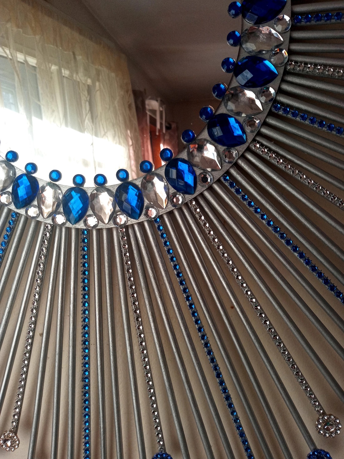 Beautiful Silver 80 cm Diameter Glam Clear and Blue Crystals Sunburst Mirror - casă & stil de viață - decorațiuni de casă - oglinzi - Artynos.ro