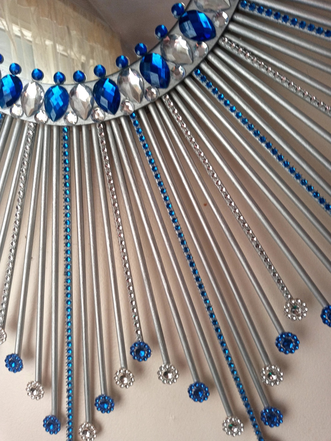 Beautiful Silver 80 cm Diameter Glam Clear and Blue Crystals Sunburst Mirror - casă & stil de viață - decorațiuni de casă - oglinzi - Artynos.ro
