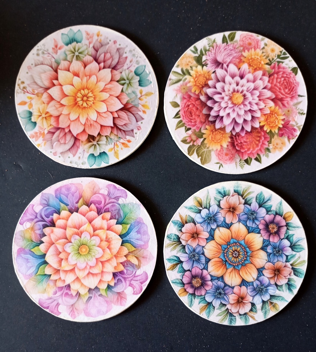 Set of four decoupage coasters - Flower Mandala - casă & stil de viață - echipamente de bucătărie - accesorii de servire - coastere - Artynos.ro