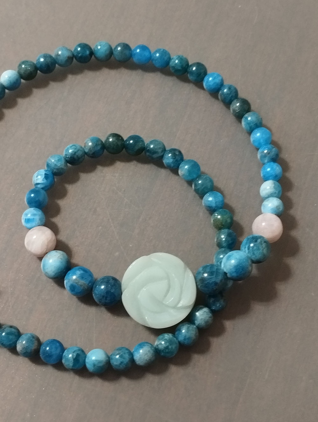 Colier din apatit, kunzit si amazonit - bijuterii - coliere - coliere din pietre semiprețioase - Artynos.ro
