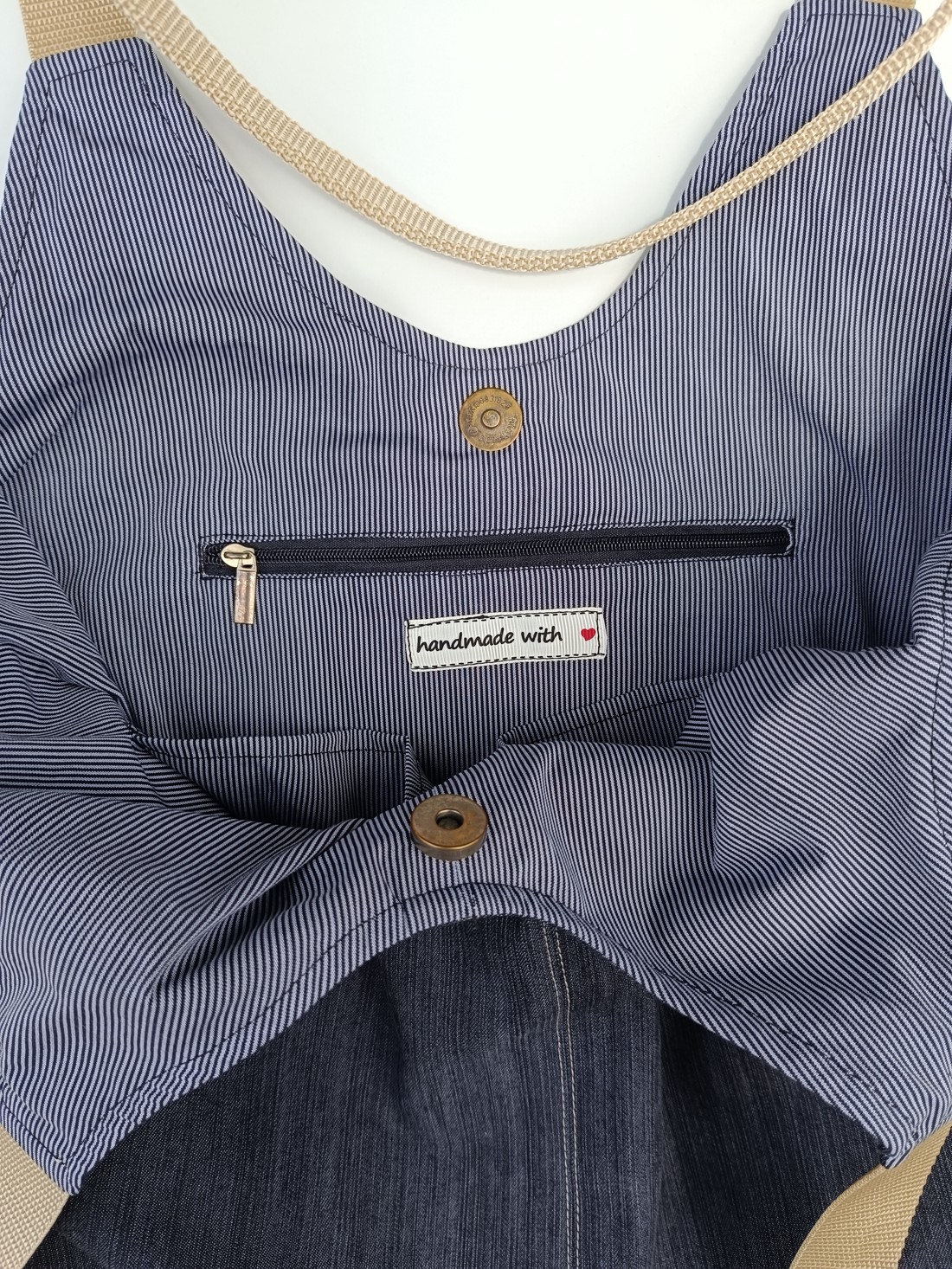 Geantă de umăr din denim brodată, shopper, geantă de cumpărături, geantă textilă - geantă și husă - geantă pentru cumpărături - geantă shopper, geantă tote, geantă textilă - Artynos.ro Geantă de umăr din denim brodată, shopper, geantă de cumpărături, geantă textilă - geantă și husă - geantă pentru cumpărături - geantă shopper, geantă tote, geantă textilă - Artynos.ro