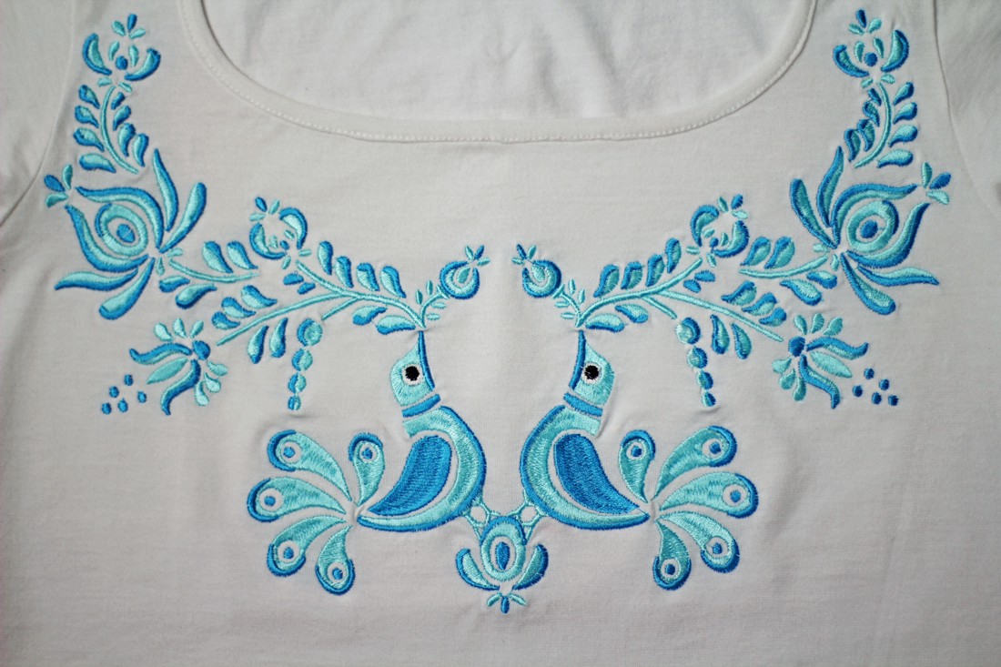 Tricou matyo brodat cu pasăre albastră brodată - îmbrăcăminte și modă - haine damă - tricou și top de damă - Artynos.ro Tricou matyo brodat cu pasăre albastră brodată - îmbrăcăminte și modă - haine damă - tricou și top de damă - Artynos.ro