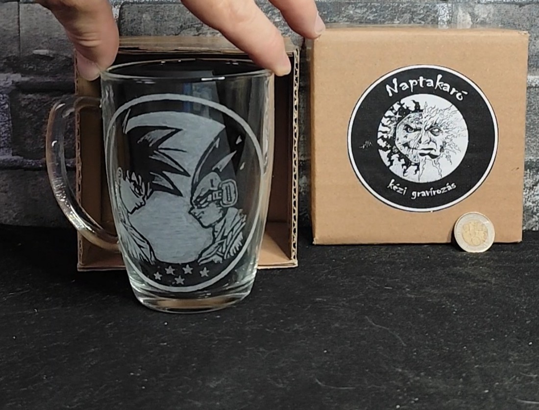 Cană de sticlă cu model Dragon Ball Son Goku și Vegeta  -  - Artynos.ro