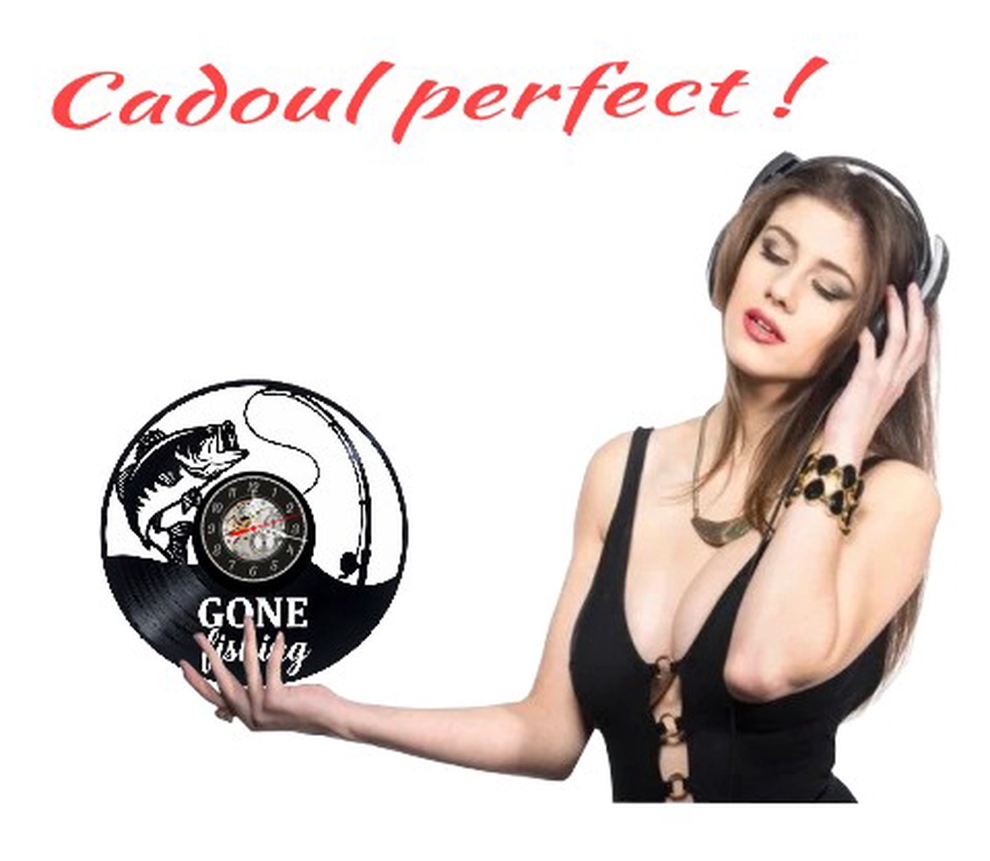 Ceas de perete decorativ realizat din disc de vinil, Model Pescuit cu Peste in Crlig si Lanseta, Text Gone Fishing, Negr - casă & stil de viață - decorațiuni de casă - decorațiuni de pereți - ceasuri de perete - Artynos.ro