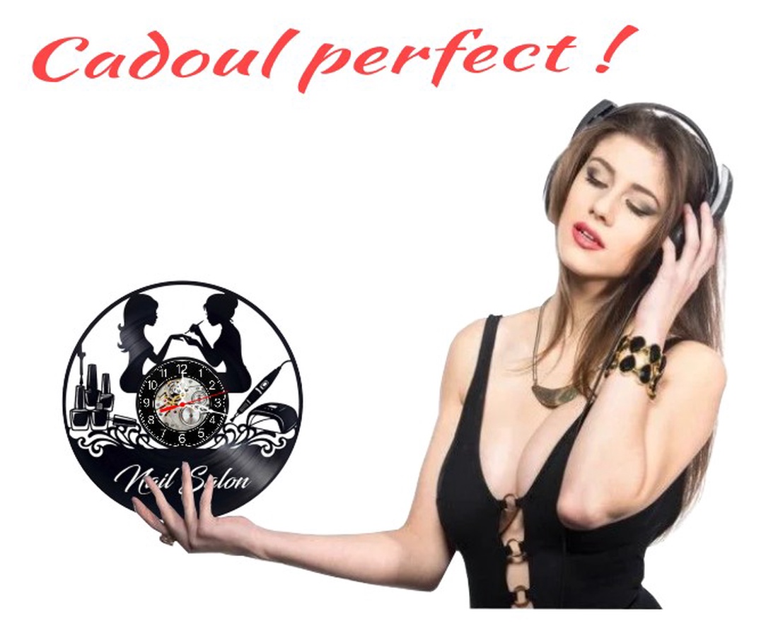 Ceas de perete decorativ realizat din disc de vinil, Model Salon Manichiura Nail Salon Tehnician Unghii, Negru, 30 cm - casă & stil de viață - decorațiuni de casă - decorațiuni de pereți - ceasuri de perete - Artynos.ro