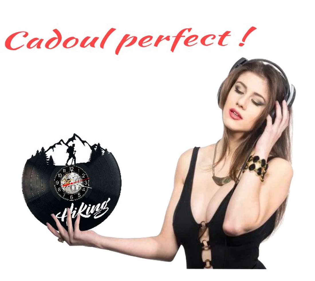 Ceas de perete decorativ realizat din disc de vinil, Model Drumetie Munte Hiking Rucsacar Natura, Negru, 30 cm - casă & stil de viață - decorațiuni de casă - decorațiuni de pereți - ceasuri de perete - Artynos.ro