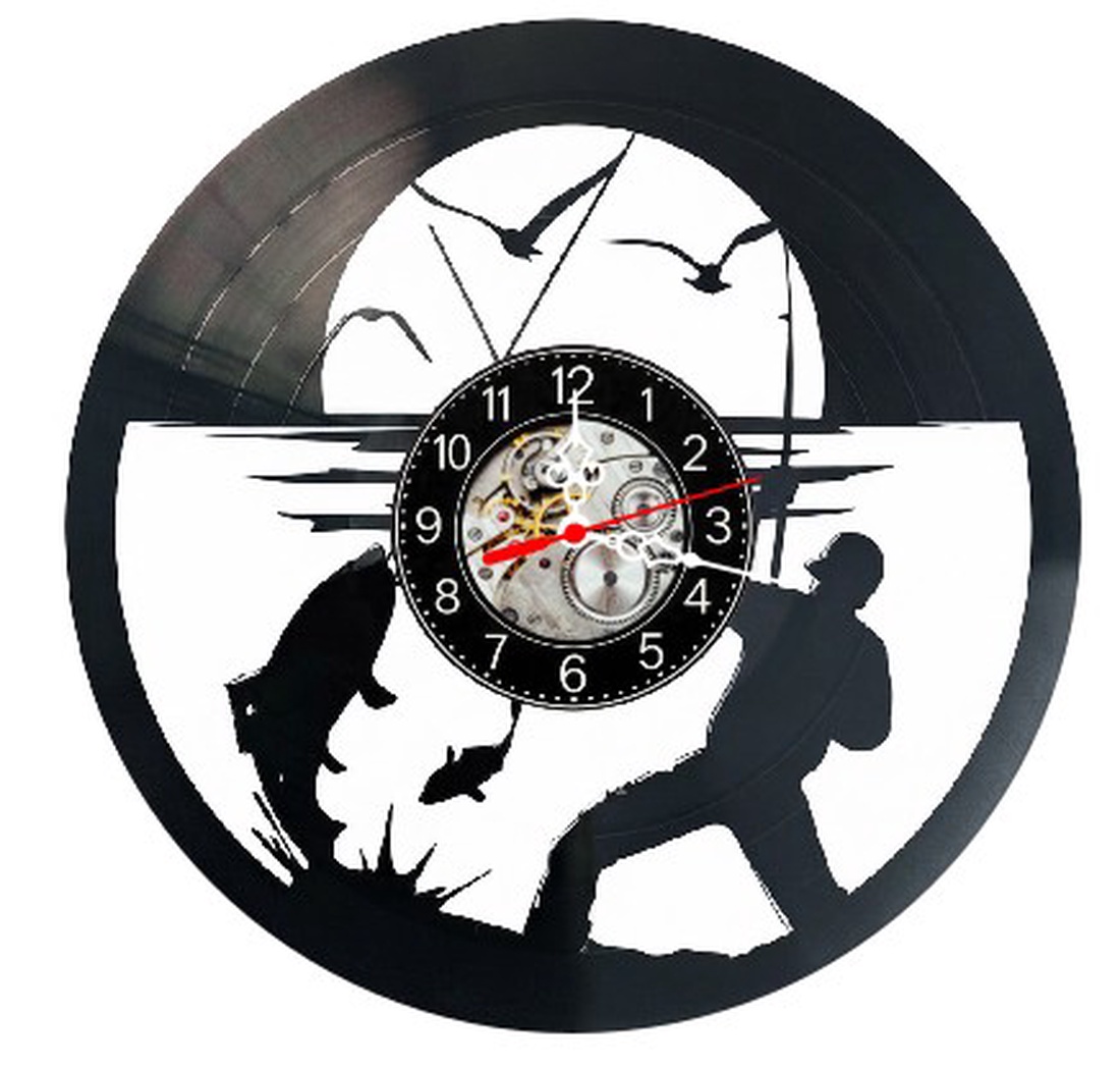 Ceas de perete decorativ realizat din disc de vinil, Model Pescuit Pescar Pește Captură și Apus, Negru, 30 cm - casă & stil de viață - decorațiuni de casă - decorațiuni de pereți - ceasuri de perete - Artynos.ro