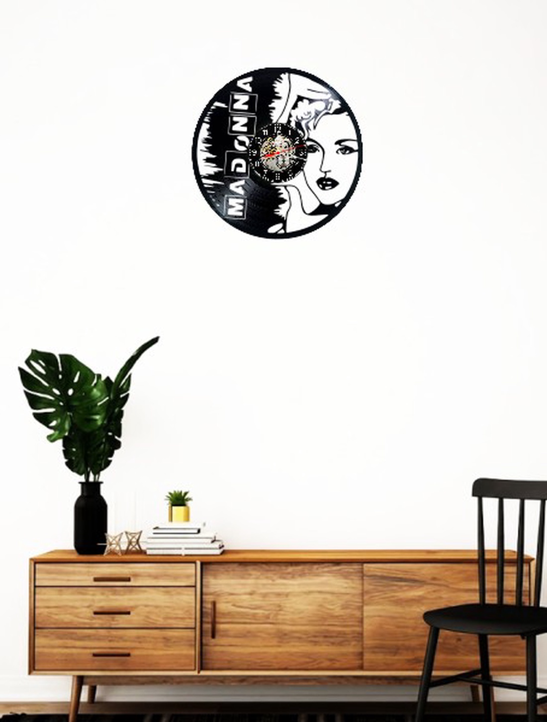 https://www.ceasul-bun.ro/ceas-de-perete-decorativ-realizat-din-disc-de-vinil-model-madonna-regina-pop-portret-stilizat- - casă & stil de viață - decorațiuni de casă - decorațiuni de pereți - ceasuri de perete - Artynos.ro