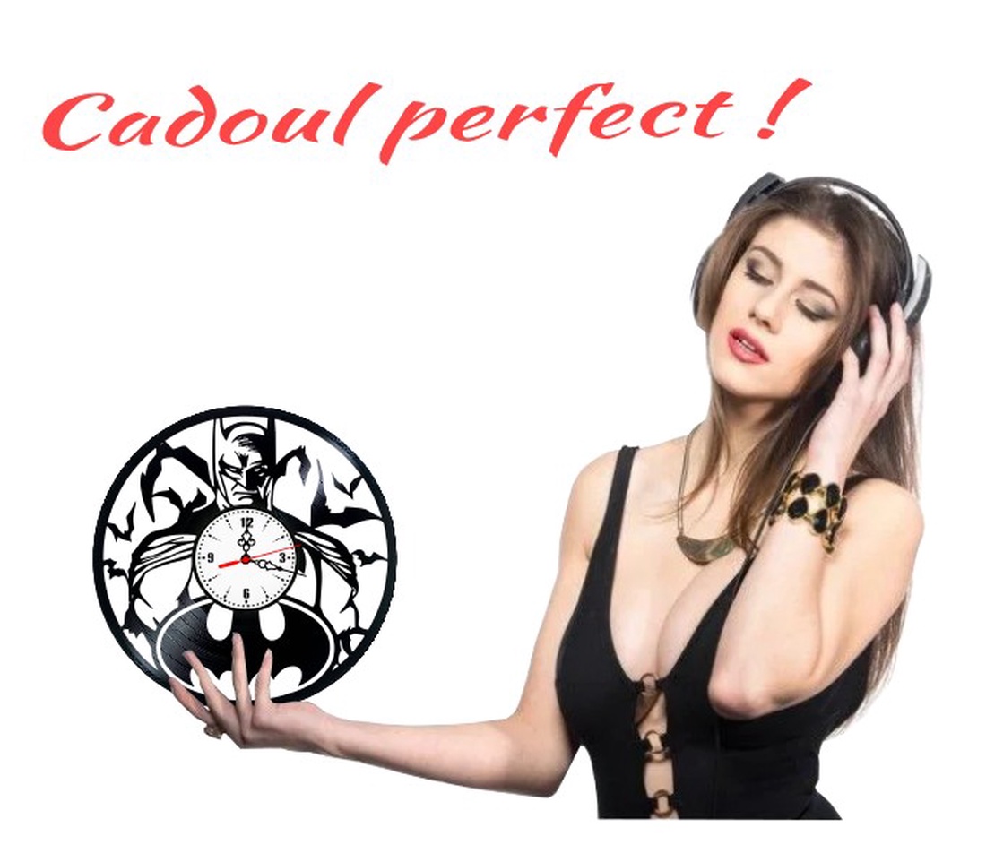 Ceas de perete decorativ realizat din disc de vinil, Model Batman Cavalerul Negru Emblema Liliac, Negru, 30 cm - casă & stil de viață - decorațiuni de casă - decorațiuni de pereți - ceasuri de perete - Artynos.ro