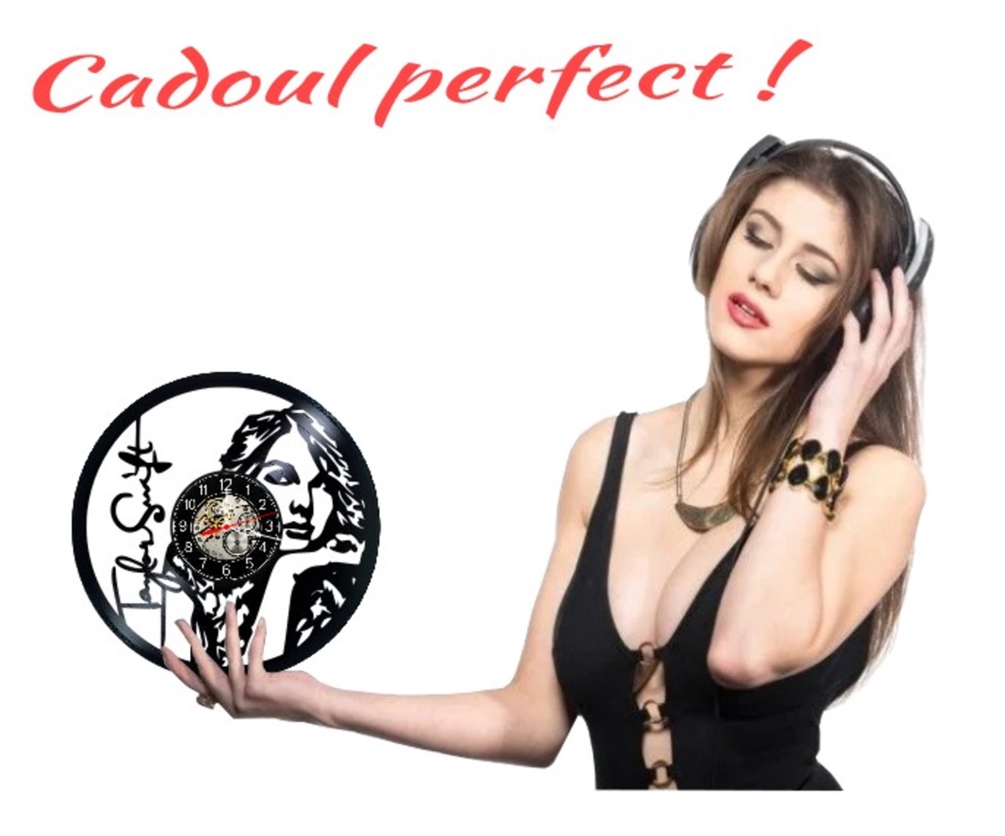 Ceas de perete decorativ realizat din disc de vinil, Model Taylor Swift Pop Star Portret Semnatura, Negru, 30 cm - casă & stil de viață - decorațiuni de casă - decorațiuni de pereți - ceasuri de perete - Artynos.ro