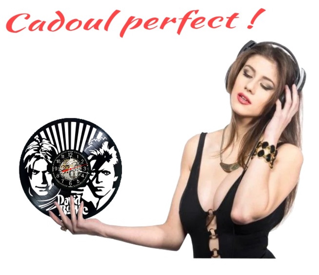 Ceas de perete decorativ realizat din disc de vinil, Model David Bowie Aladdin Sane Portret Rock, Negru, 30 cm - casă & stil de viață - decorațiuni de casă - decorațiuni de pereți - ceasuri de perete - Artynos.ro