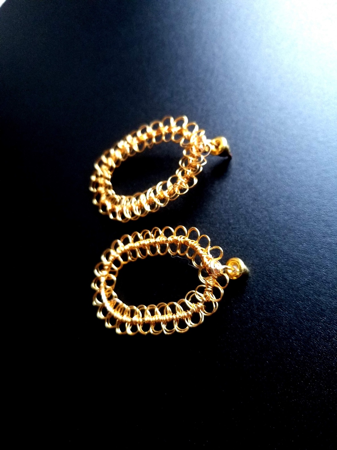 Cercei aurii din cupru gilt - bijuterii - cercei - cercei și ornamente pentru urechi - Artynos.ro Cercei aurii din cupru gilt - bijuterii - cercei - cercei și ornamente pentru urechi - Artynos.ro