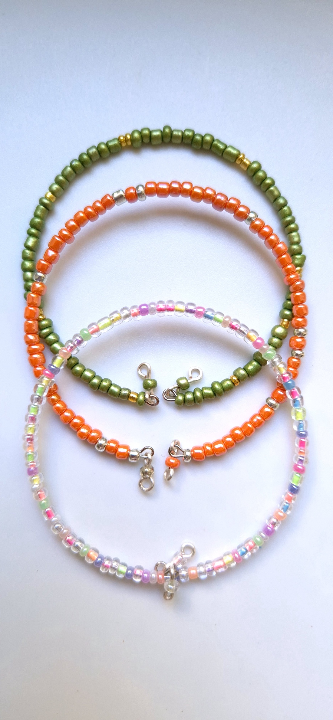 Set de bratari cu memorie colorata pentru fetite - bijuterii - brățări - brățări cu sârmă de memorie - Artynos.ro Set de bratari cu memorie colorata pentru fetite - bijuterii - brățări - brățări cu sârmă de memorie - Artynos.ro