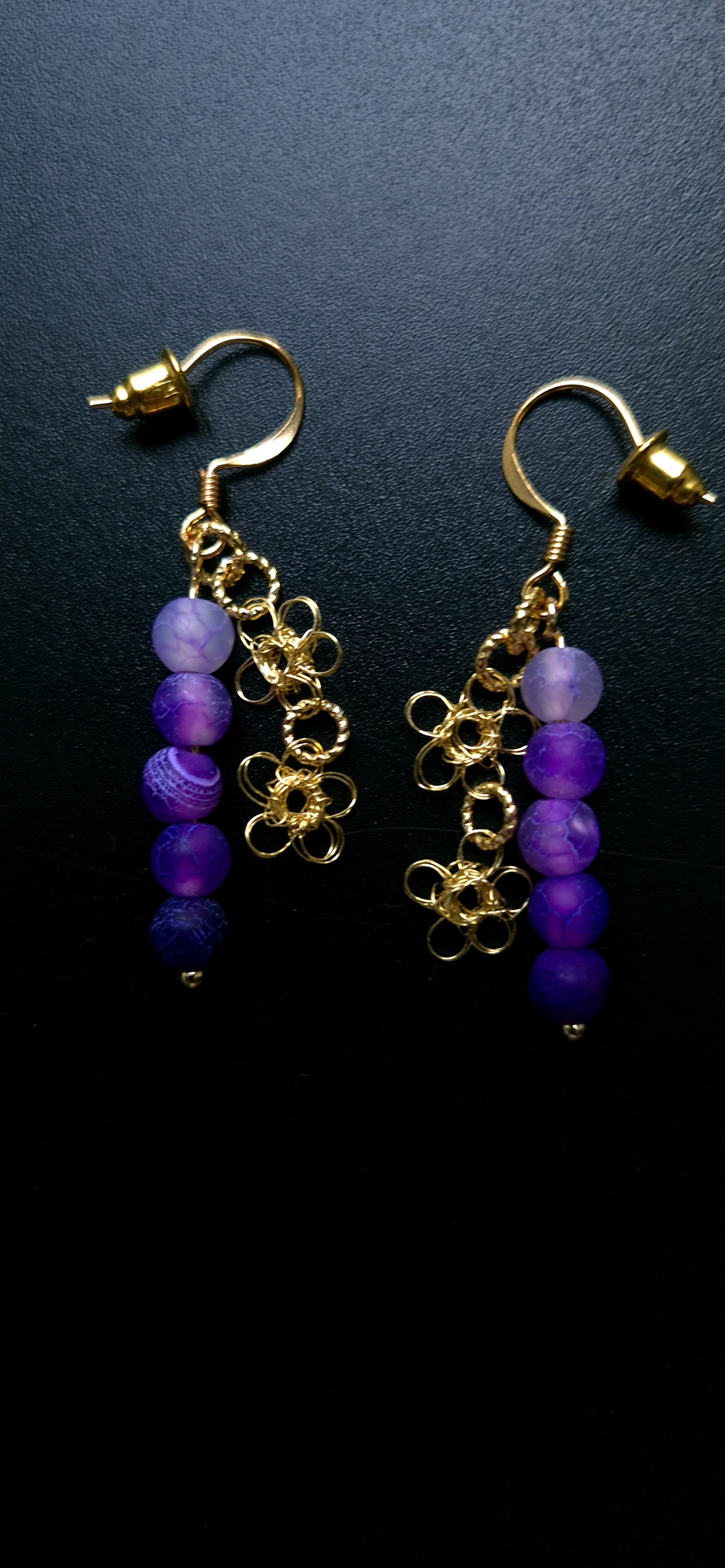 Cercei auriti cu margele de agat purple crackle - bijuterii - cercei - cercei agățați - Artynos.ro Cercei auriti cu margele de agat purple crackle - bijuterii - cercei - cercei agățați - Artynos.ro
