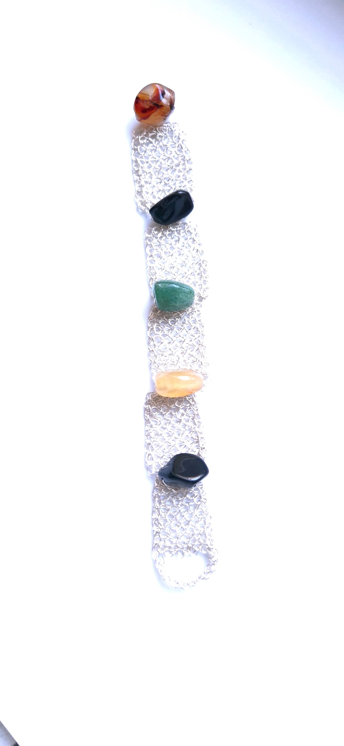 Bratara argintata cu agate colorate - bijuterii - brățări - brățări din cupru - Artynos.ro Bratara argintata cu agate colorate - bijuterii - brățări - brățări din cupru - Artynos.ro