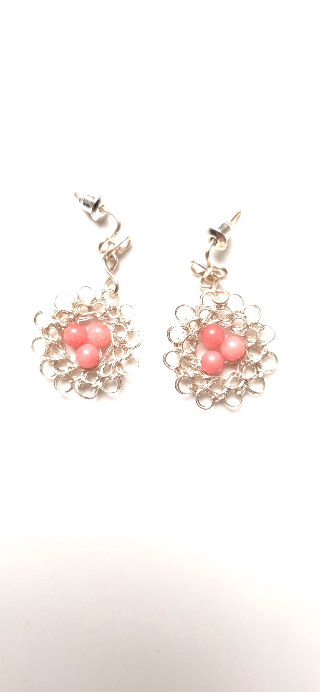 Cercei argintati cu margele de rodonit roz sintetic - bijuterii - cercei - cercei croșetați - Artynos.ro