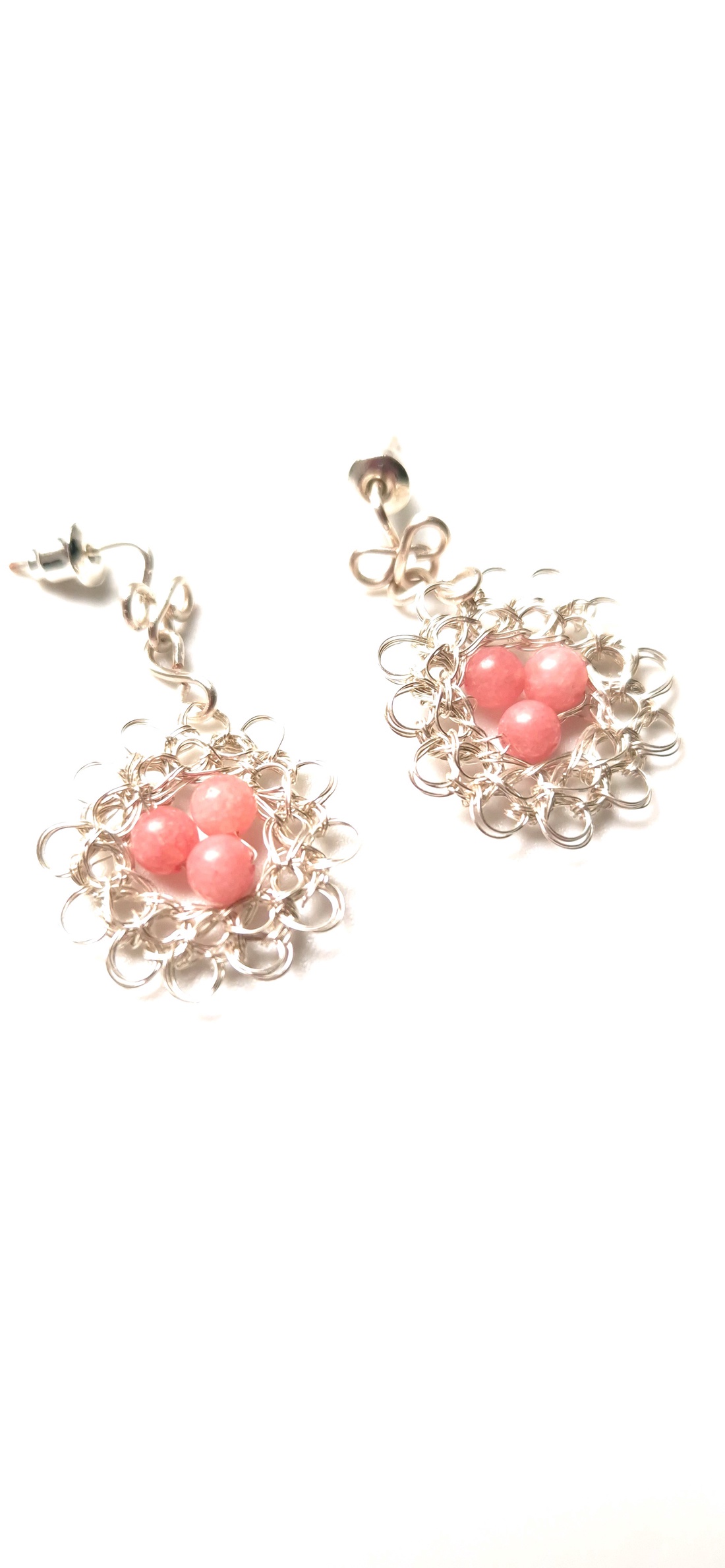 Cercei argintati cu margele de rodonit roz sintetic - bijuterii - cercei - cercei croșetați - Artynos.ro