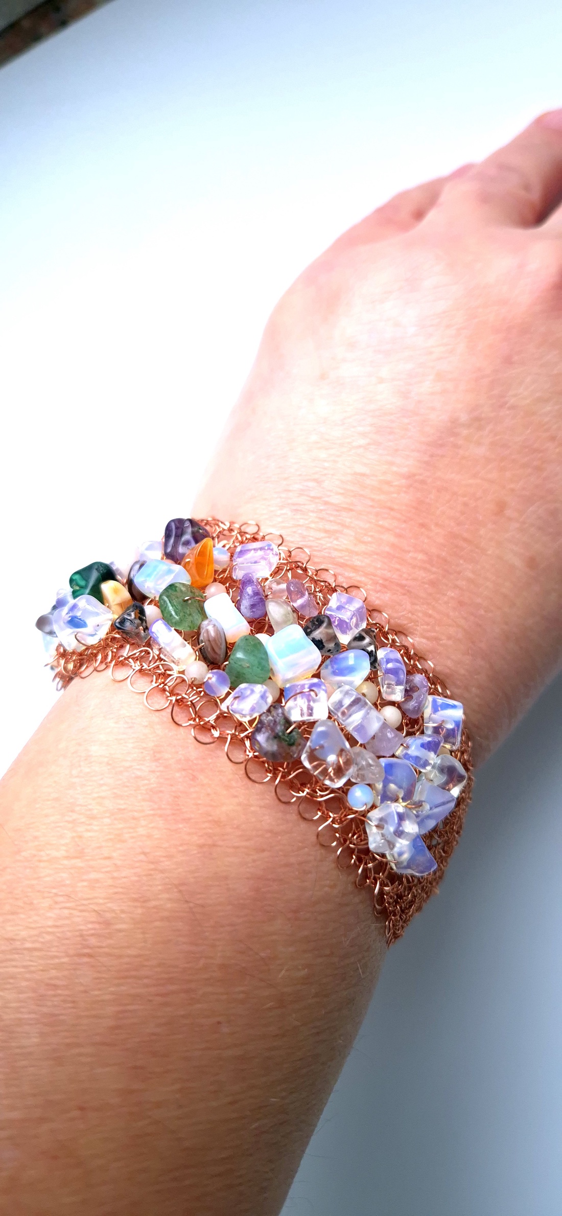 Bratara din cupru cu chipsuri din pietre semiprețioase  - bijuterii - brățări - brățări din cupru - Artynos.ro