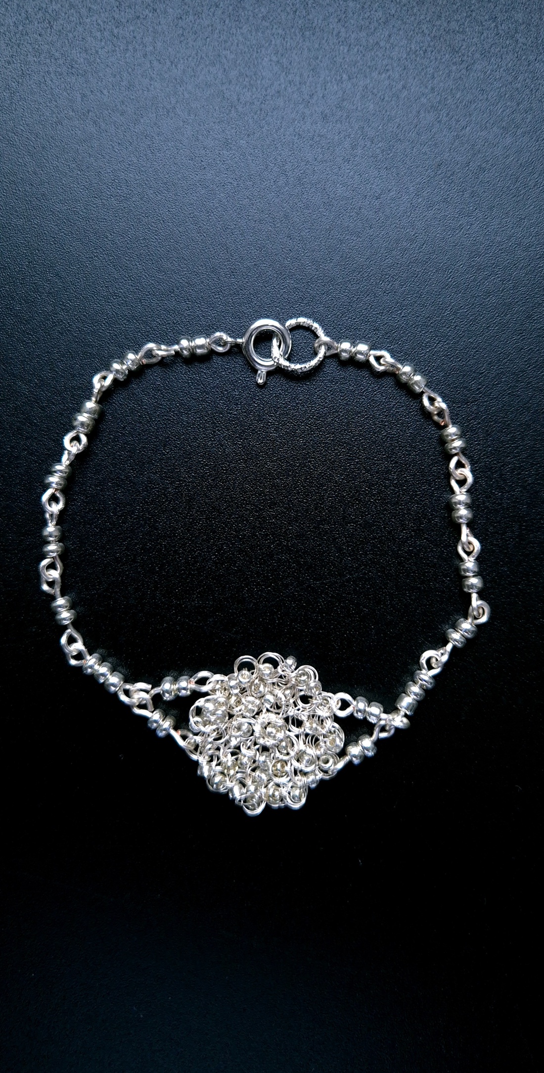 Bratara cupru argintata cu margele mici de sticla  - bijuterii - brățări - brățări din cupru - Artynos.ro