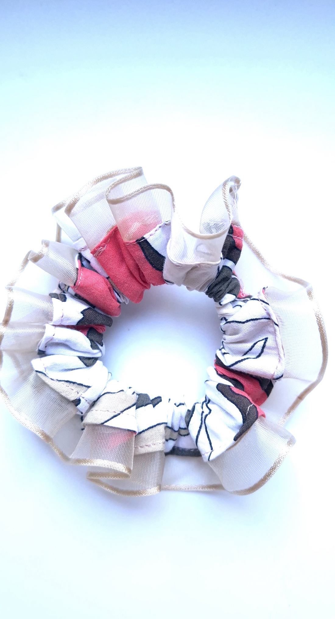 Scrunchie-elastic de par din bumbac cu organza bej  - îmbrăcăminte și modă - accesorii păr - elastic de păr - Artynos.ro