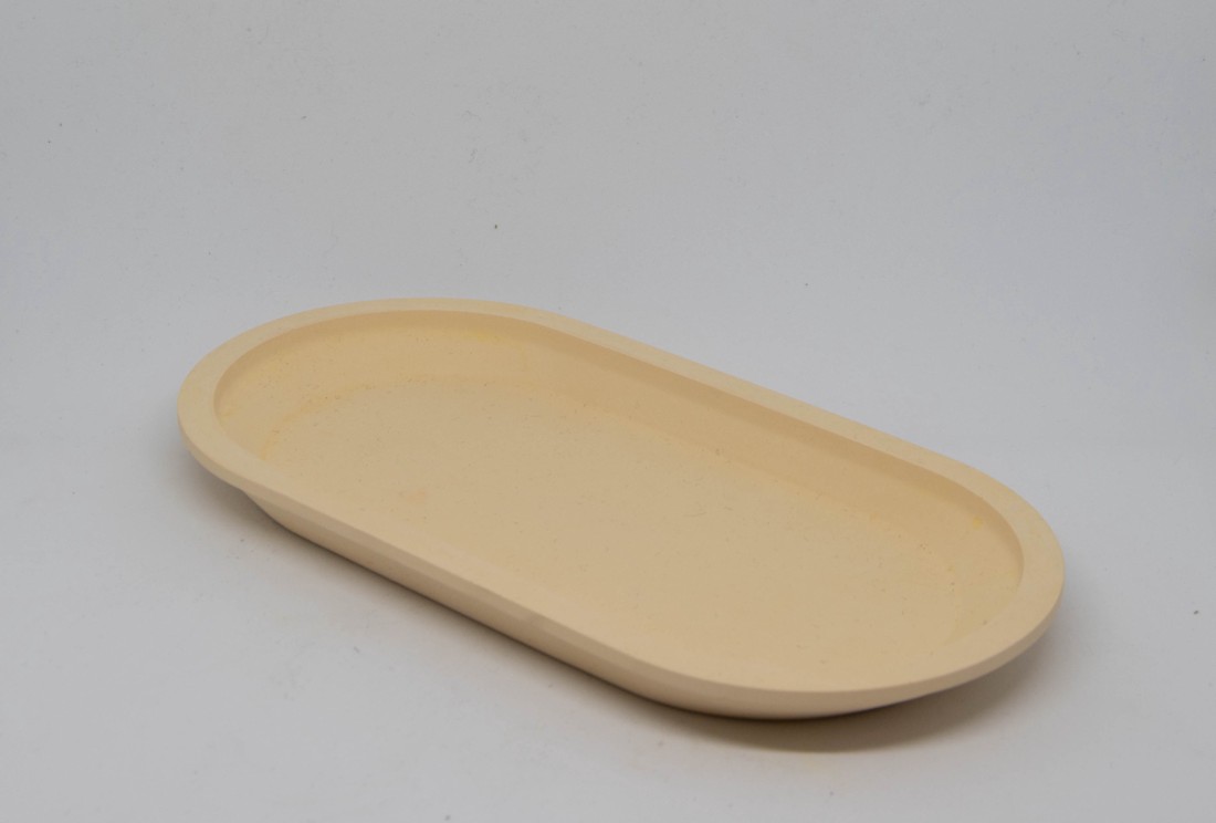Tavă mică din material de beton de culoare bej, depozitare -  - Artynos.ro