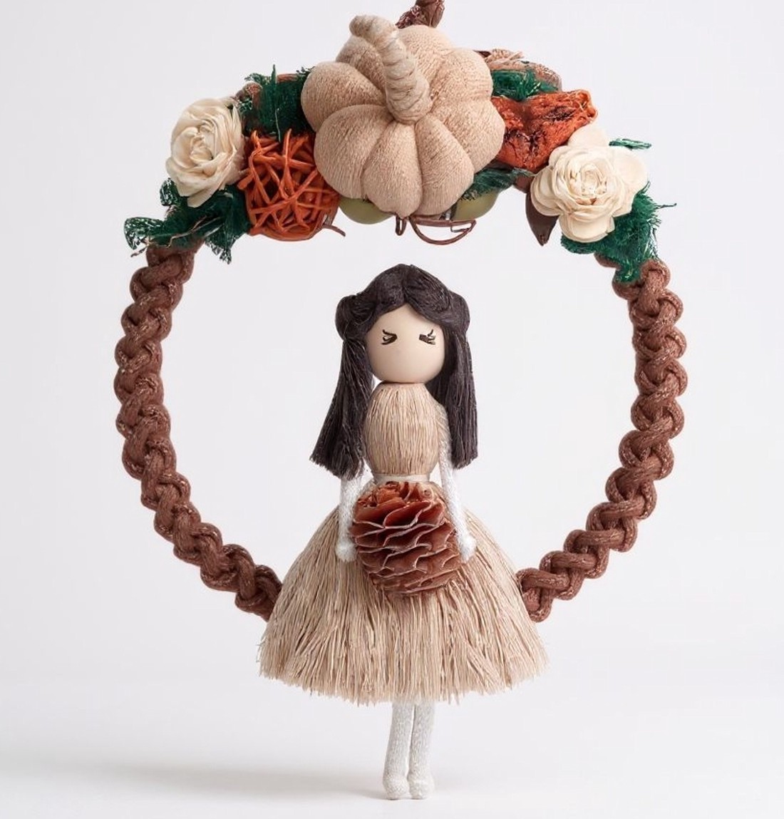 Decorațiuni de toamnă pentru uși cu păpuși macramé -  - Artynos.ro