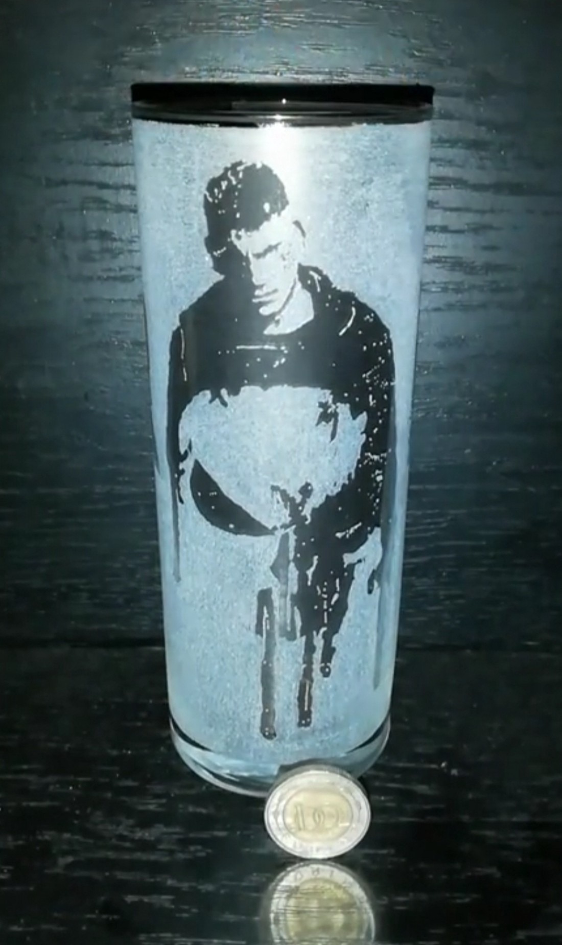  Pahar de sticlă cu modelul The Punisher � Răzbunătorul. -  - Artynos.ro