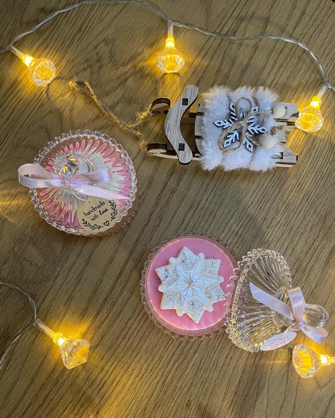 Lumânare parfumată Luxury Snowflake - casă & stil de viață - lumânări, parfumuri, arome - lumânare - lumânări artizanale - Artynos.ro Lumânare parfumată Luxury Snowflake - casă & stil de viață - lumânări, parfumuri, arome - lumânare - lumânări artizanale - Artynos.ro