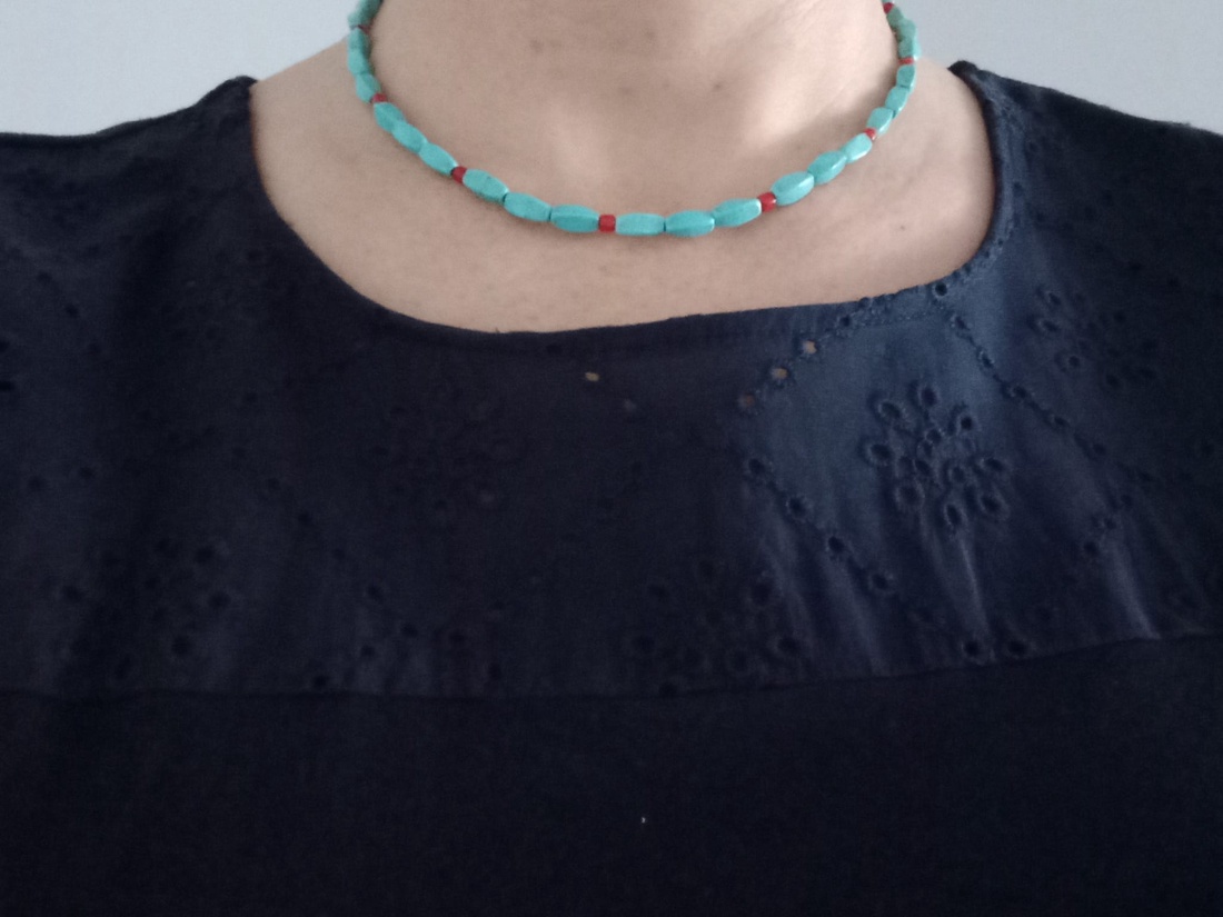 Colier turcoaz cu pietricele coral - bijuterii - coliere - coliere cu mărgele - Artynos.ro Colier turcoaz cu pietricele coral - bijuterii - coliere - coliere cu mărgele - Artynos.ro