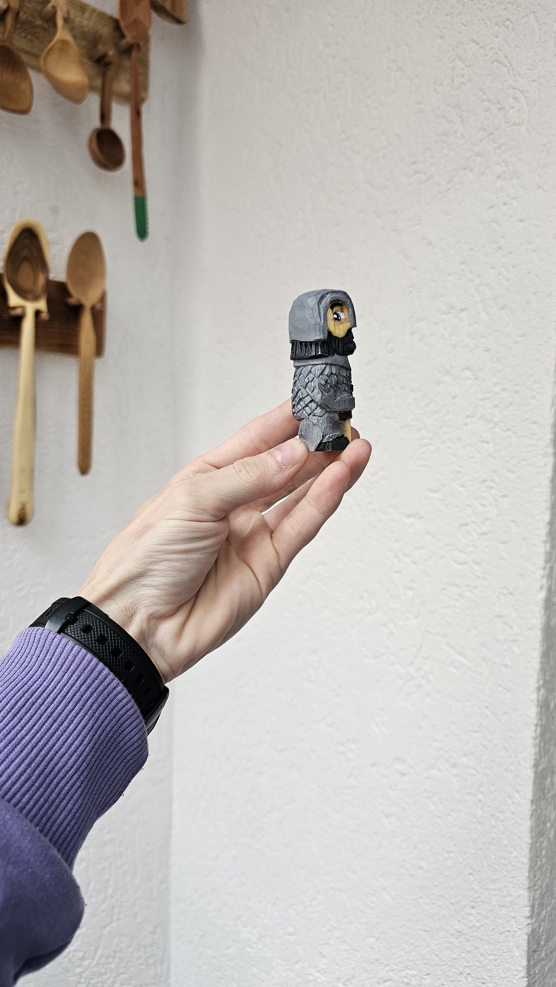 Soldățel cu Sabie din Lemn Sculptat si Pictat Manual - arte vizuale și accesorii - sculptură - statuie lemn - Artynos.ro Soldățel cu Sabie din Lemn Sculptat si Pictat Manual - arte vizuale și accesorii - sculptură - statuie lemn - Artynos.ro