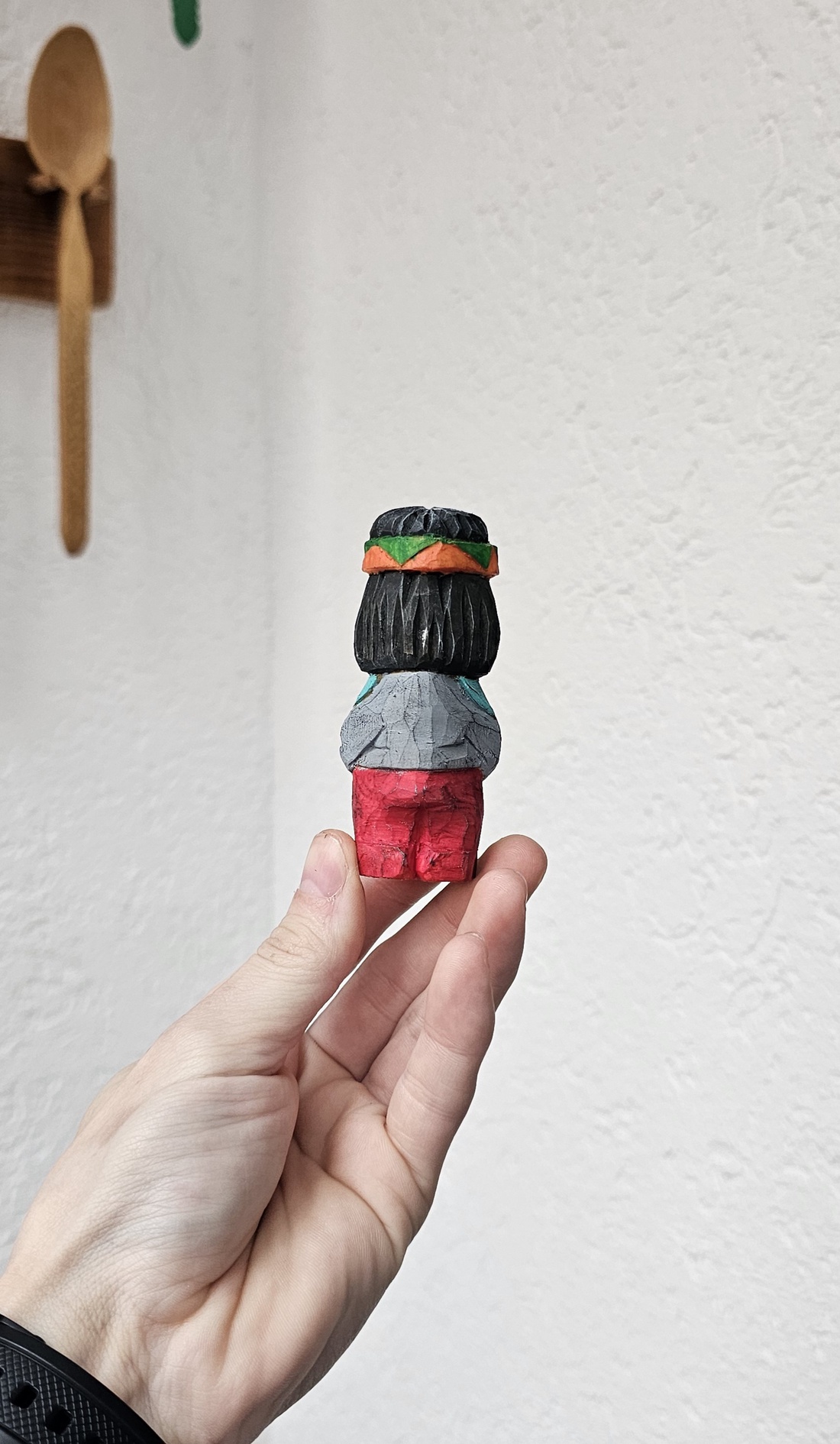 Jucarie din Lemn INDIAN Pentru Copii - arte vizuale și accesorii - sculptură - statuie lemn - Artynos.ro Jucarie din Lemn INDIAN Pentru Copii - arte vizuale și accesorii - sculptură - statuie lemn - Artynos.ro