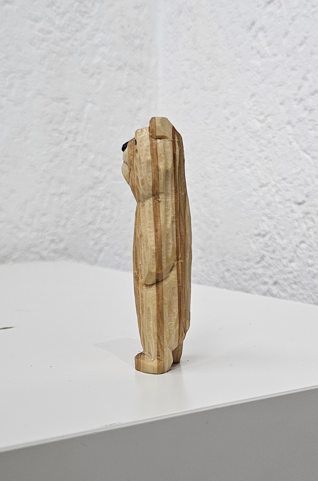 Ursuleț din Lemn � Sculptat și Pictat Manual - jucării și echipamente pentru copii - accesorii sport - accesorii pentru călărit - Artynos.ro